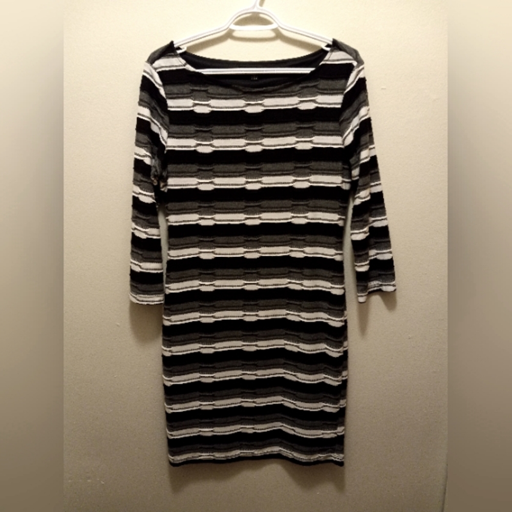 Sharagano Long Sleeve Dress